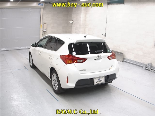 TOYOTA AURIS