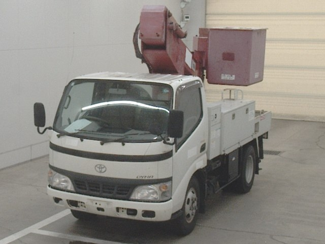 TOYOTA DYNA