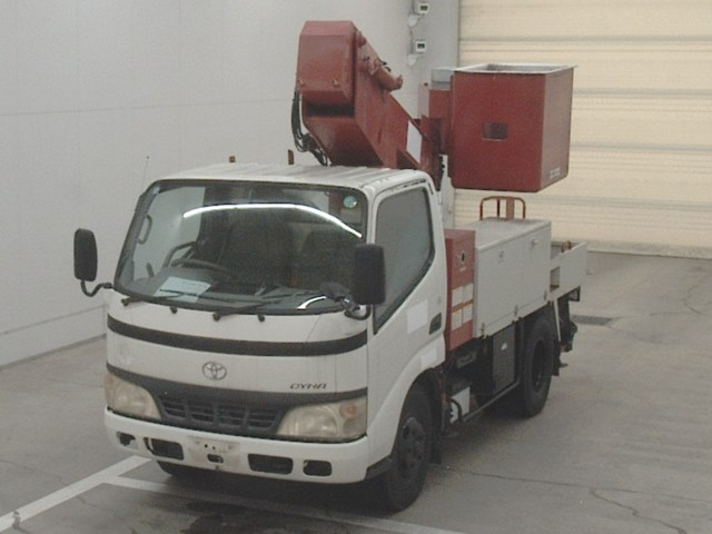 TOYOTA DYNA