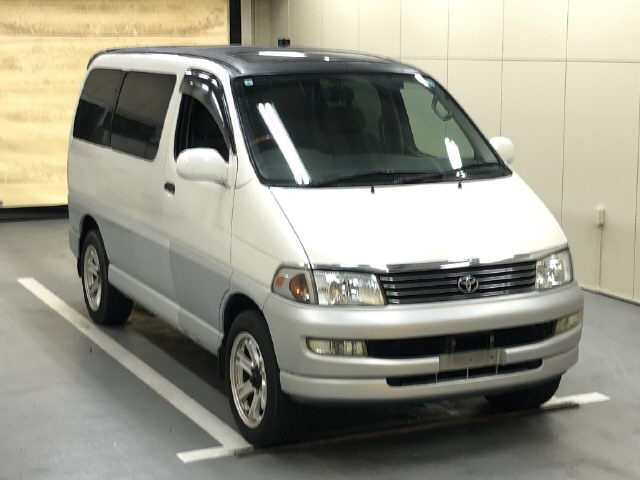 TOYOTA HIACE REGIUS