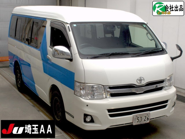TOYOTA HIACE