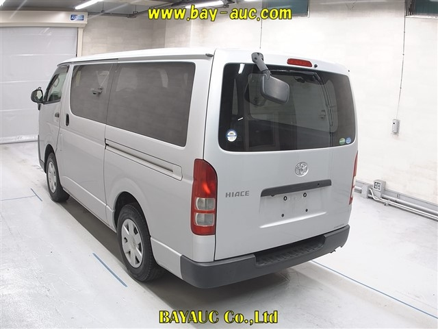 TOYOTA HIACE VAN