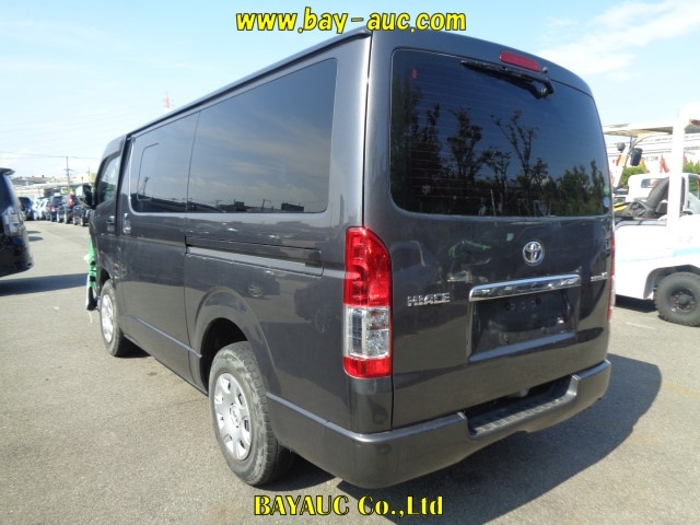 TOYOTA HIACE VAN