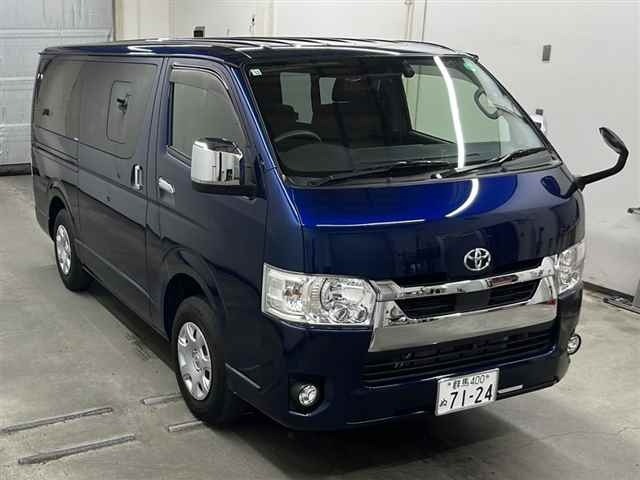 TOYOTA HIACE VAN