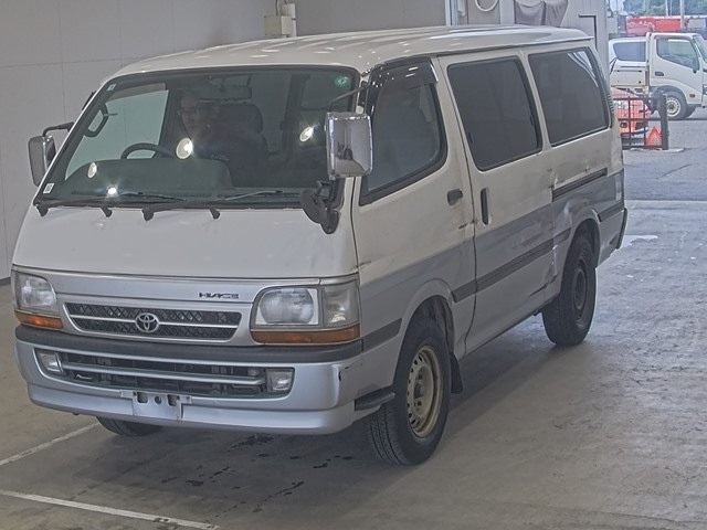 TOYOTA HIACE VAN