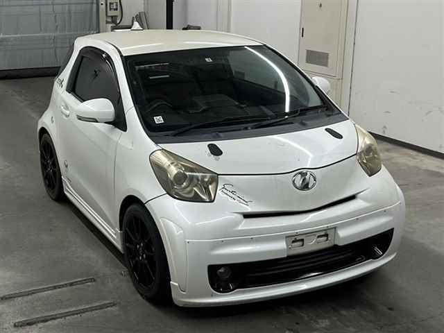 TOYOTA IQ
