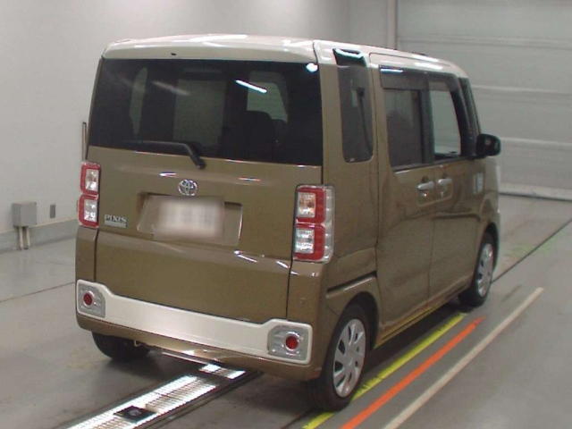 TOYOTA PIXIS MEGA