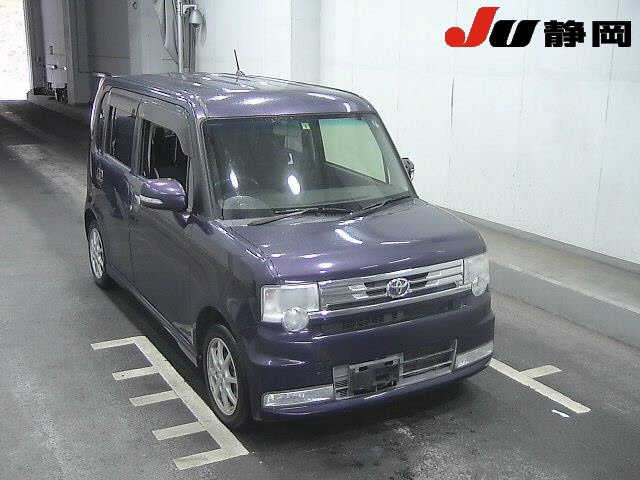 TOYOTA PIXIS SPACE