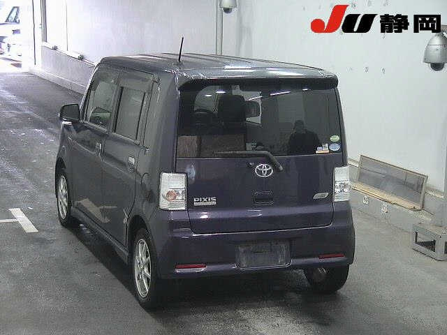 TOYOTA PIXIS SPACE
