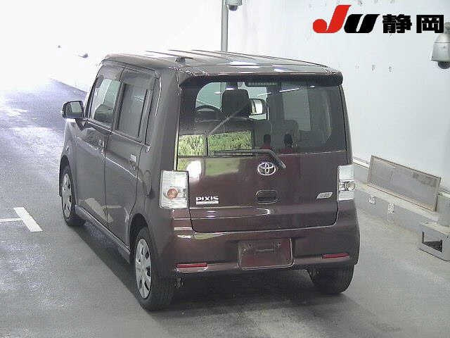 TOYOTA PIXIS SPACE