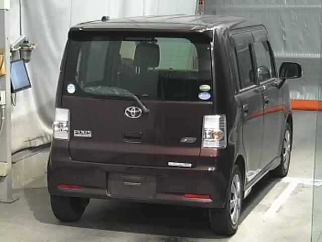 TOYOTA PIXIS SPACE
