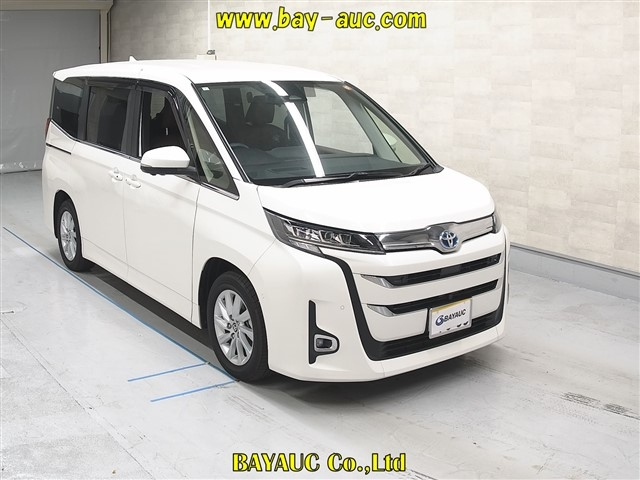 TOYOTA NOAH