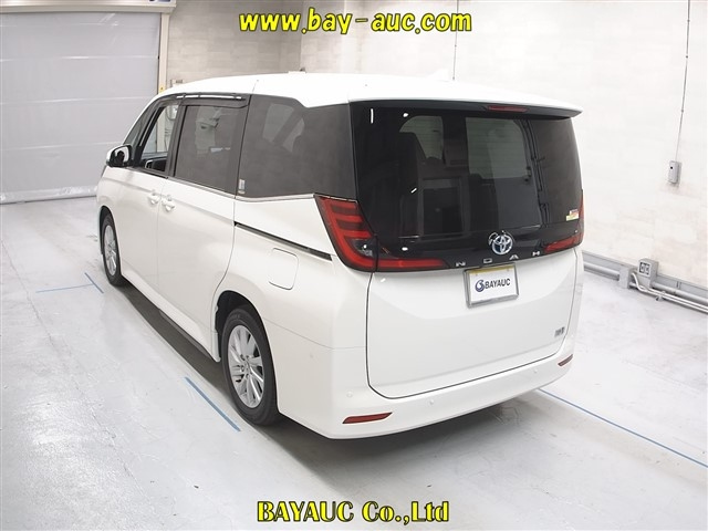 TOYOTA NOAH