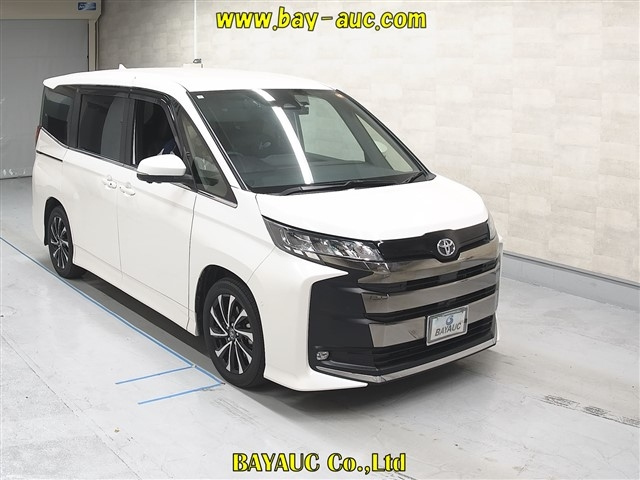 TOYOTA NOAH