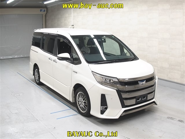 TOYOTA NOAH