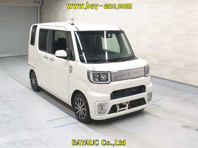TOYOTA PIXIS MEGA