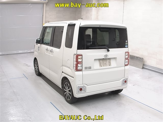 TOYOTA PIXIS MEGA