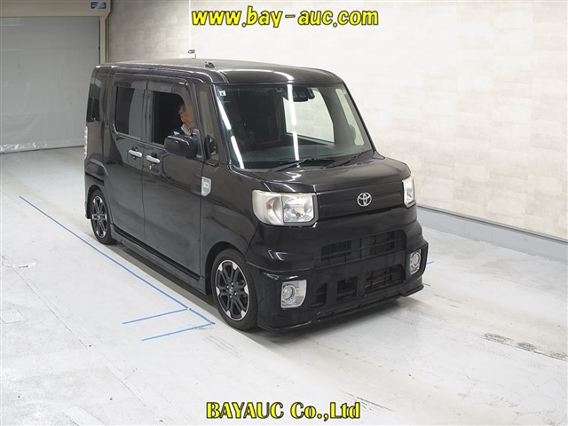 TOYOTA PIXIS MEGA