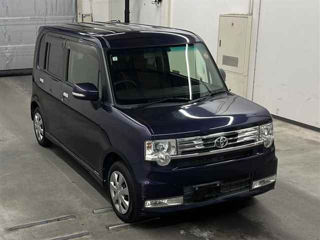 TOYOTA PIXIS SPACE