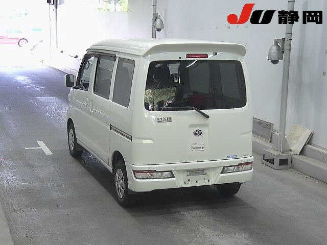 TOYOTA PIXIS VAN