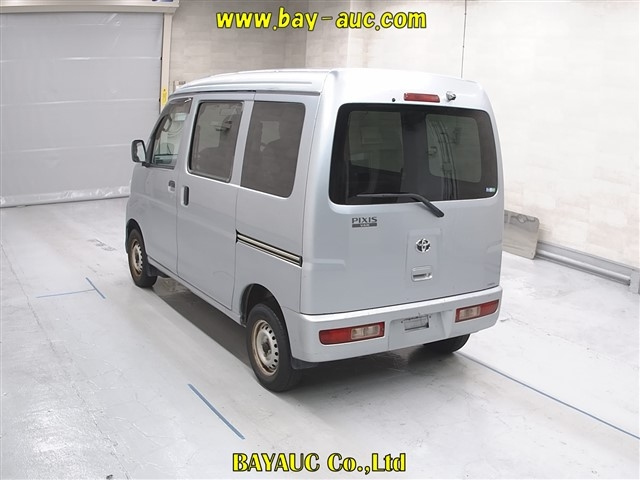 TOYOTA PIXIS VAN