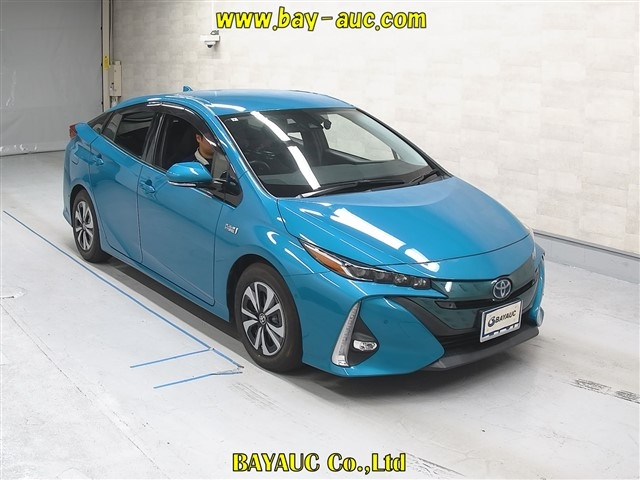TOYOTA PRIUS PHV