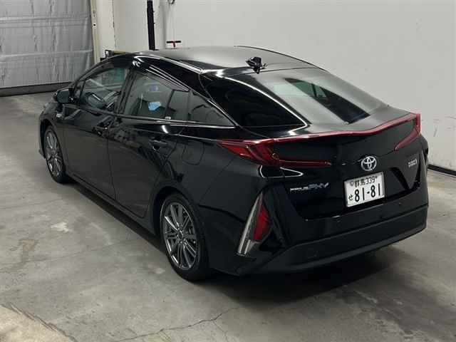 TOYOTA PRIUS PHV
