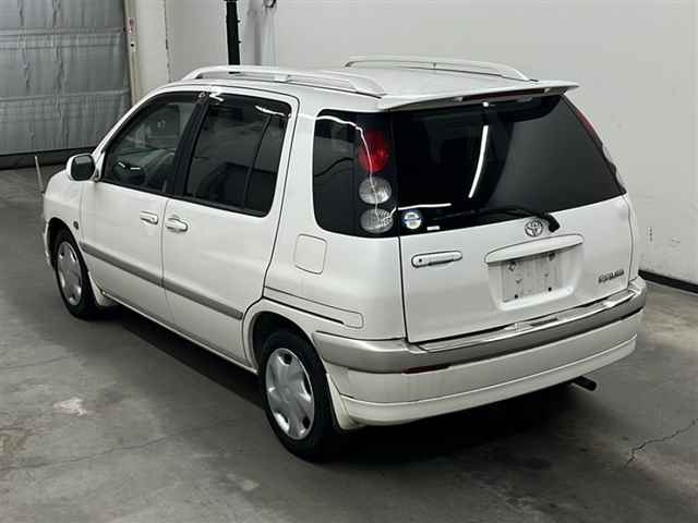 TOYOTA RAUM