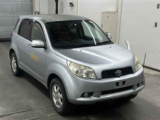 TOYOTA RUSH