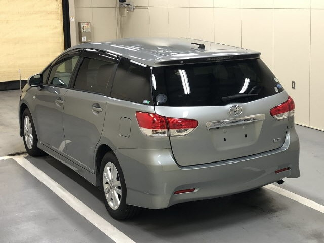 TOYOTA WISH