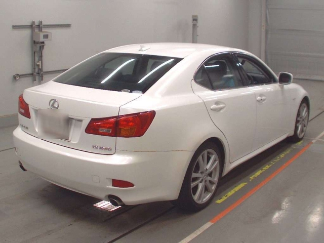LEXUS IS