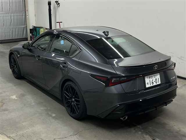 LEXUS IS