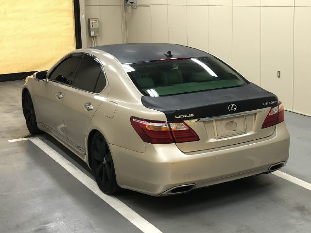 LEXUS LS