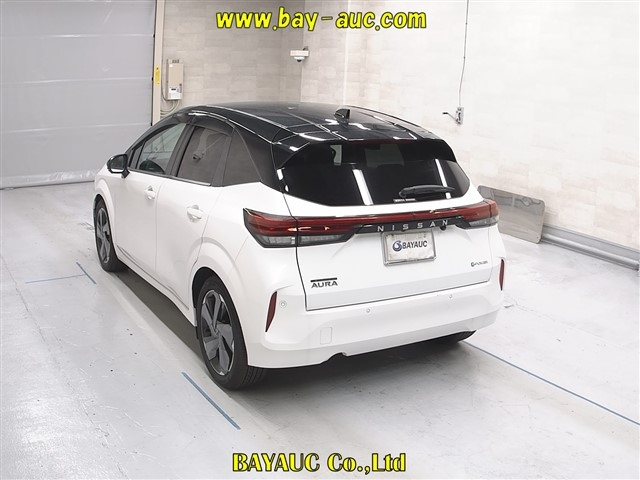 NISSAN AURA