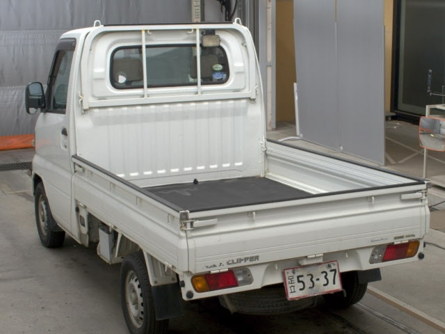 NISSAN CLIPPER TRUCK