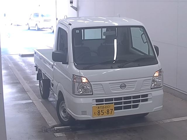 NISSAN CLIPPER TRUCK