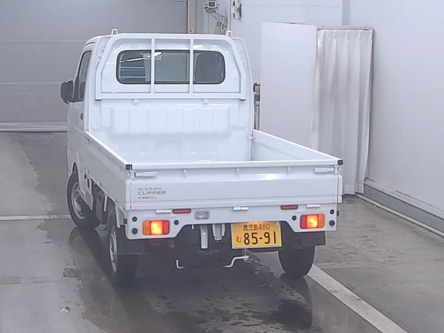 NISSAN CLIPPER TRUCK