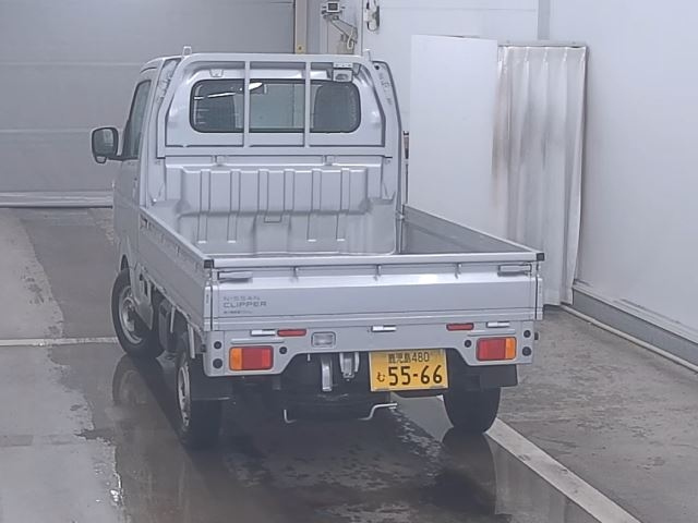 NISSAN CLIPPER TRUCK