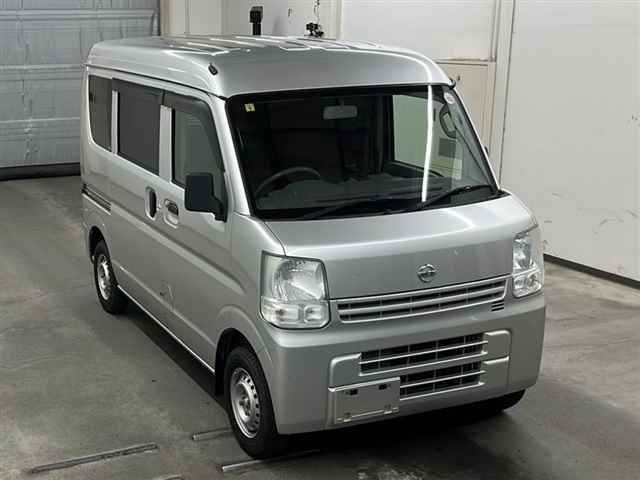 NISSAN CLIPPER VAN