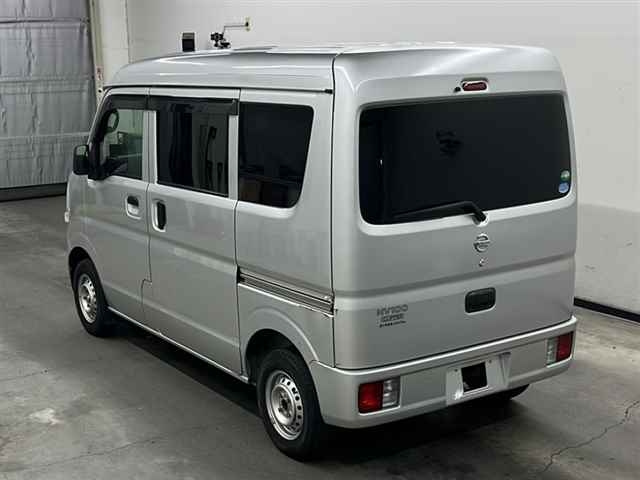 NISSAN CLIPPER VAN