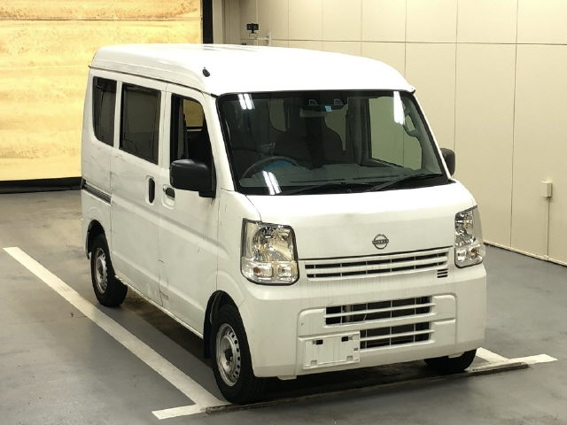 NISSAN CLIPPER VAN