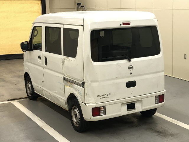 NISSAN CLIPPER VAN