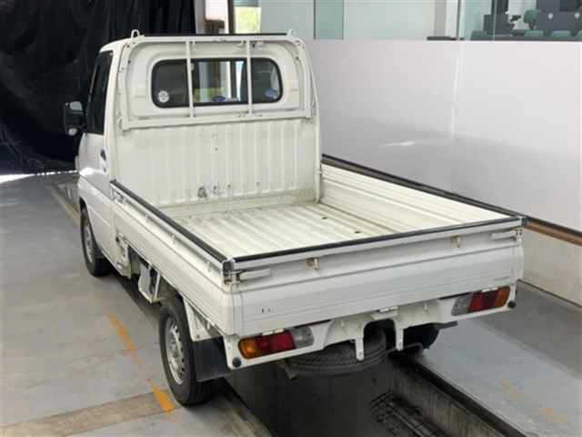 NISSAN CLIPPER TRUCK