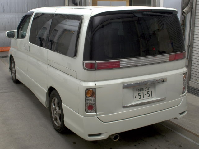 NISSAN ELGRAND