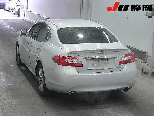 NISSAN FUGA