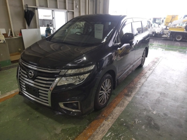 NISSAN ELGRAND
