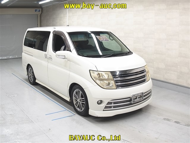 NISSAN ELGRAND