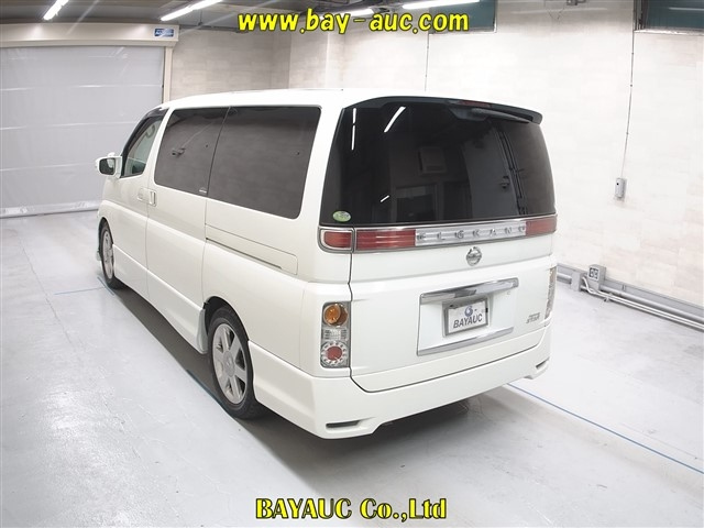 NISSAN ELGRAND