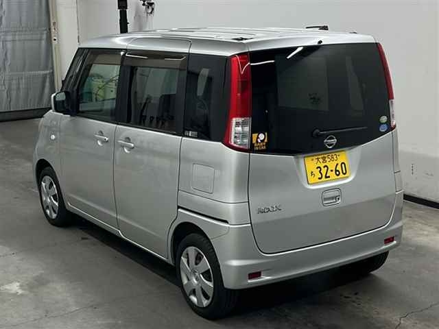 NISSAN ROOX