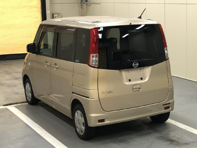NISSAN ROOX
